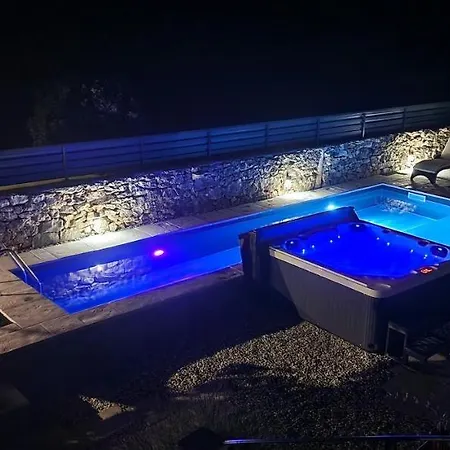 Hrustika - Heated Pool, Jacuzzi & Sauna * Gabonjin