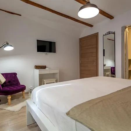 Hrustika - Heated Pool, Jacuzzi & Sauna