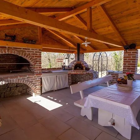 Vila Hrustika - Heated Pool, Jacuzzi & Sauna *