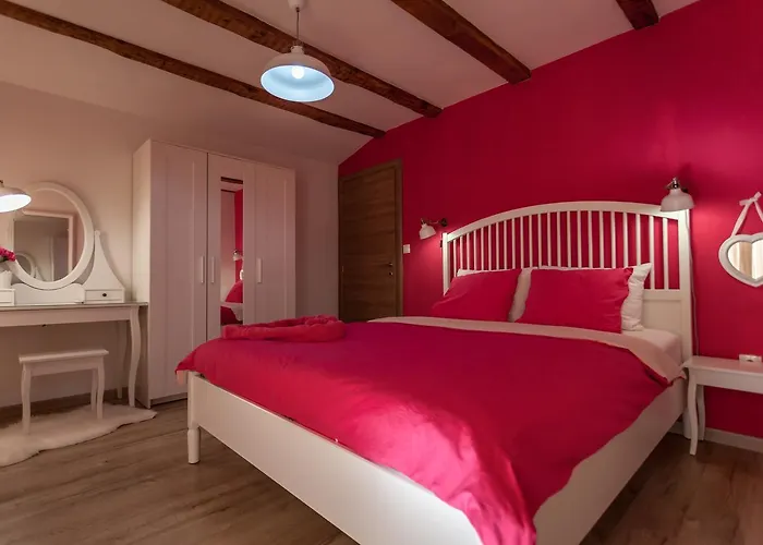 Villa Hrustika - Heated Pool, Jacuzzi & Sauna Gabonjin