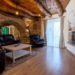 Hrustika - Heated Pool, Jacuzzi & Sauna Villa Gabonjin