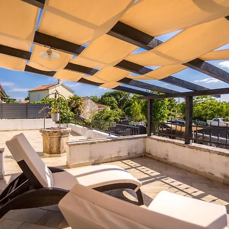 빌라 Hrustika - Heated Pool, Jacuzzi & Sauna *