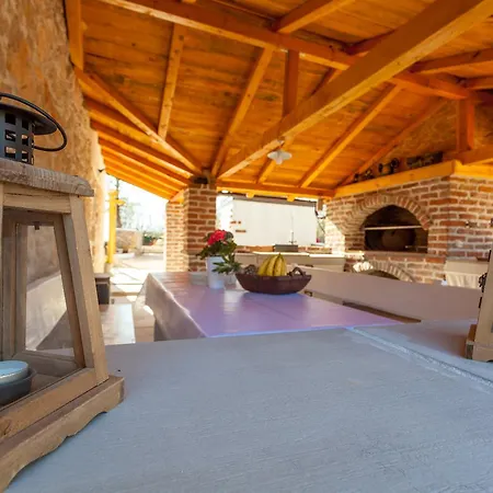 Villa Hrustika - Heated Pool, Jacuzzi & Sauna