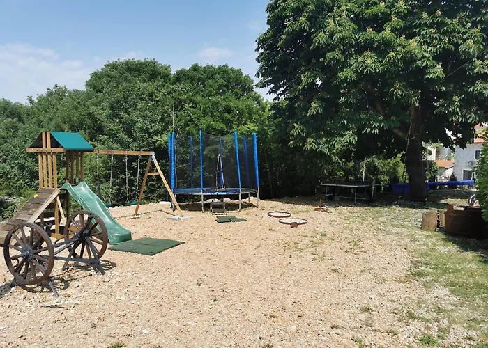 Hrustika - Heated Pool, Jacuzzi & Sauna Gabonjin