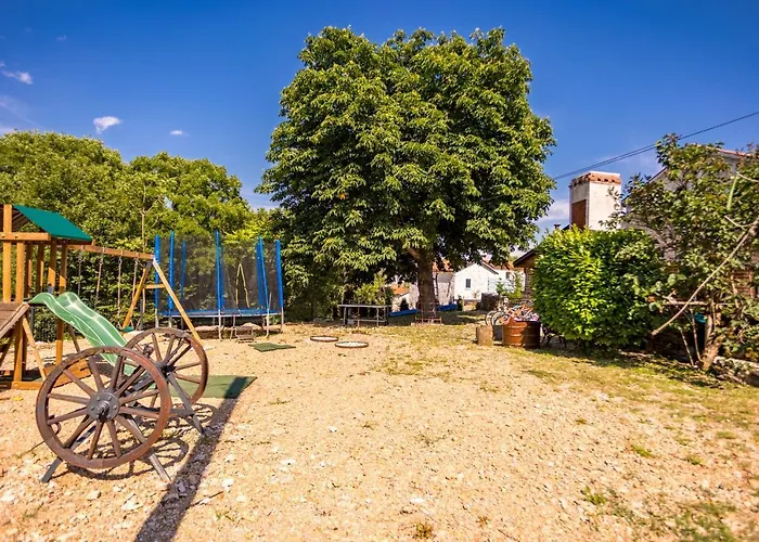 Hrustika - Heated Pool, Jacuzzi & Sauna فيلة Gabonjin