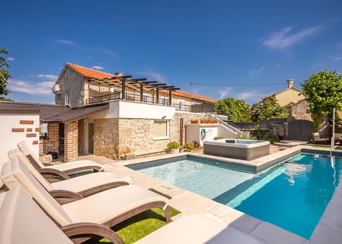 Hrustika - Heated Pool, Jacuzzi & Sauna * Gabonjin