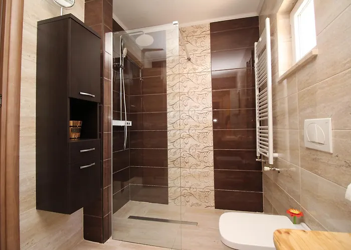 Hrustika - Heated Pool, Jacuzzi & Sauna فيلة *