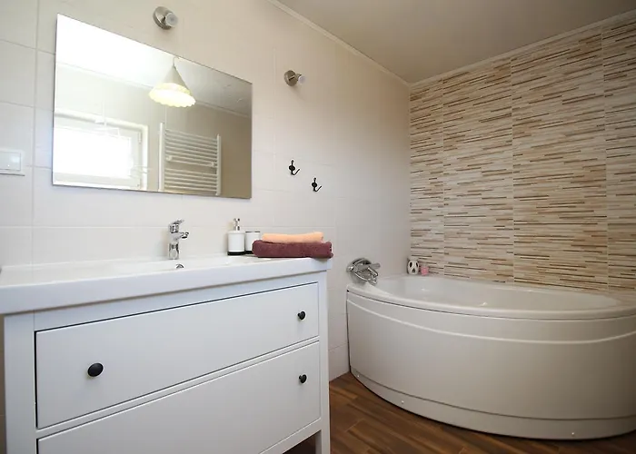 فيلة Hrustika - Heated Pool, Jacuzzi & Sauna Gabonjin