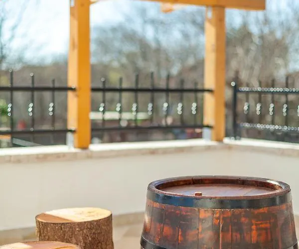 Hrustika - Heated Pool, Jacuzzi & Sauna * Gabonjin