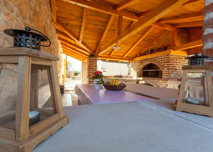 فيلة Hrustika - Heated Pool, Jacuzzi & Sauna