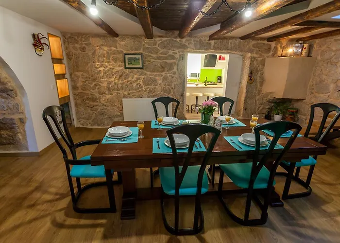 Hrustika - Heated Pool, Jacuzzi & Sauna