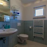 빌라 Hrustika - Heated Pool, Jacuzzi & Sauna