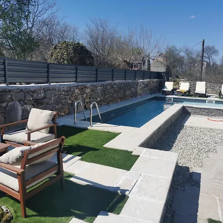 Villa Hrustika - Heated Pool, Jacuzzi & Sauna Gabonjin