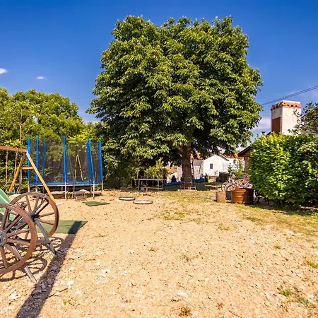 Hrustika - Heated Pool, Jacuzzi & Sauna Villa Gabonjin