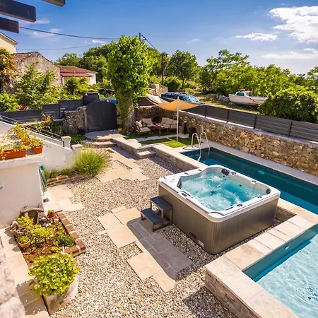 Villa Hrustika - Heated Pool, Jacuzzi & Sauna Gabonjin