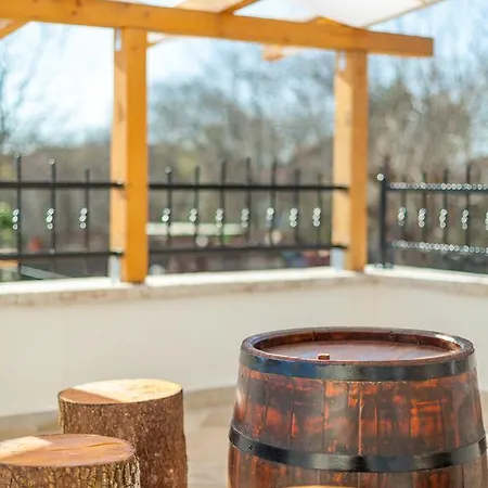 Hrustika - Heated Pool, Jacuzzi & Sauna * Gabonjin